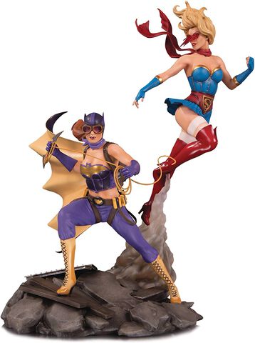 Statuette Dc Collectibles - Dc Bombshells - Batgirl Et Supergirl 38 Cm